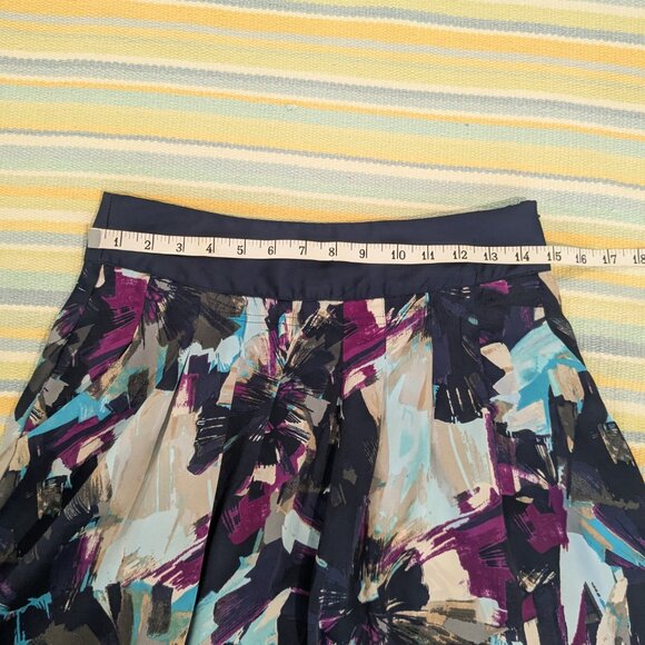 ⭐ Apostrophe Abstract Artsy A-Line Skirt size 2 - Picture 4 of 6